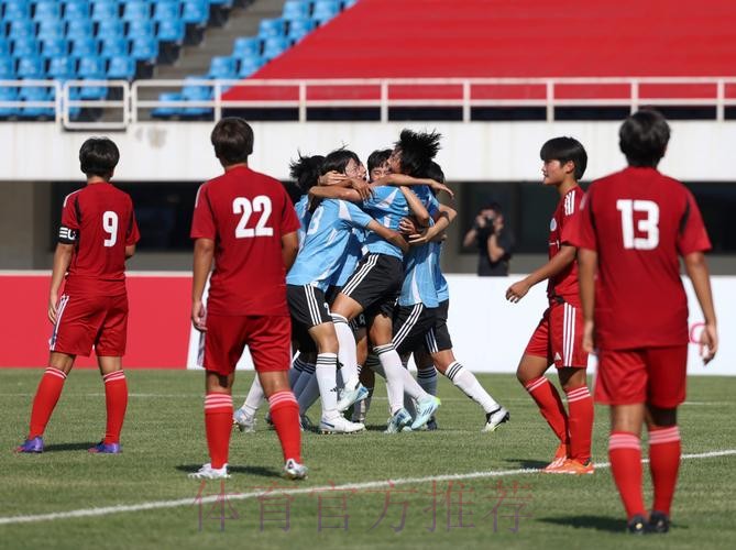 历城二中夺冠,高校现场“抢人” 历城二中夺冠,高校现场“抢人”